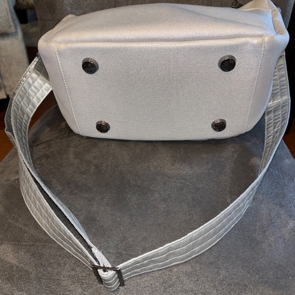 EUC Lug Harmony Matte Lux Silver Crossbody Shoulder Handbag - Picture 5 of 7